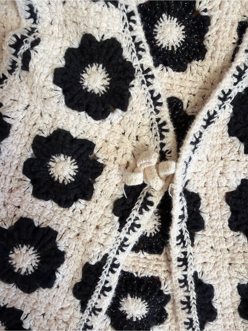Zara Girls Granny Square Crochet Vest Black White Floral Boho 4-5Y - Picture 3 of 4
